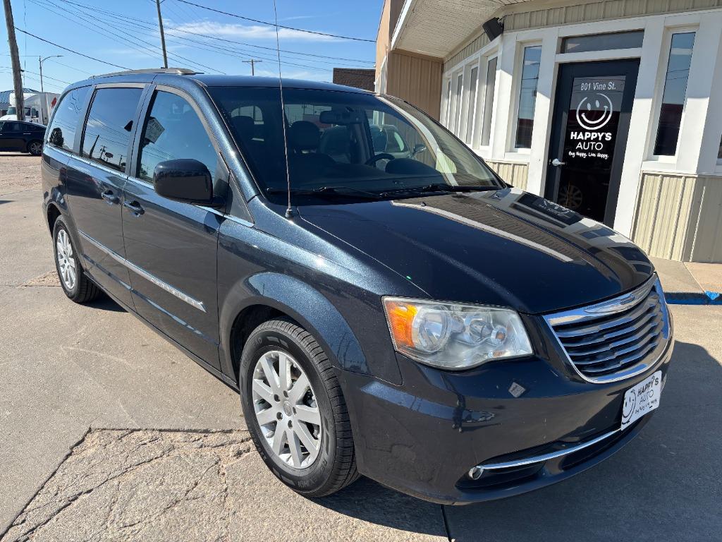 2014 Chrysler Town & Country Touring's photo